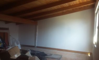 Excelente propiedad en villa adelina planta alta 4 amb 3 dormitorios-living comedor-cocina-baño-playroom-patio balcón amplio al frente. Alquiler