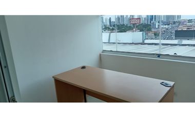 SE ALQUILA OFICINA AMOBLADA DE 112 Mts EN EL CARMEN
