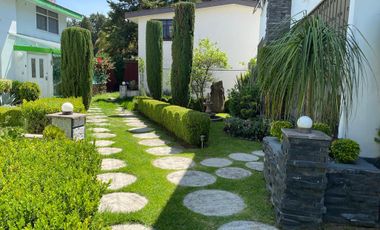 Casa venta en San Cristóbal La Calera con amplio jardín