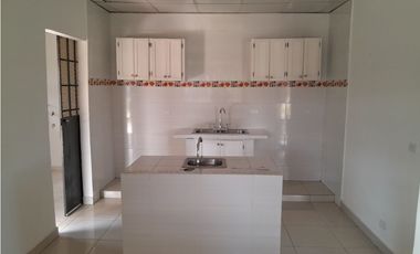 ALQUILER DE CASA EN AGUA DULCE - BARRIADA BOULEVARD