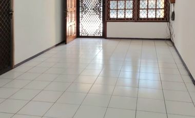 Disewa Rumah apik rapih terawat dan siap huni di Janur Asri, Kelapa Gading