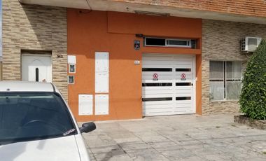 Local con vivienda en lo mejor de Villa Luzuriaga