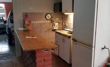 Local con vivienda en lo mejor de Villa Luzuriaga