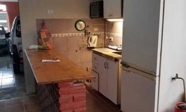 Local con vivienda en lo mejor de Villa Luzuriaga