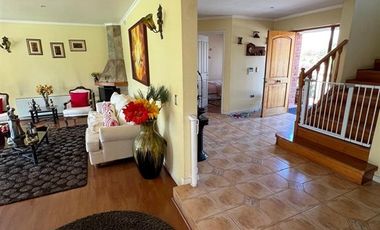 Casa Amoblada En Venta, Chicureo, Colina