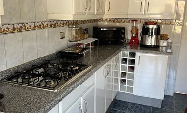 Casa Amoblada En Venta, Chicureo, Colina
