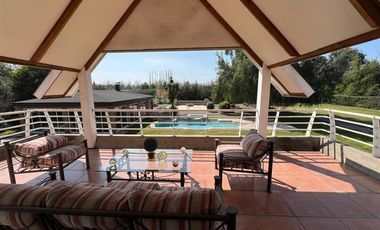 Casa Amoblada En Venta, Chicureo, Colina