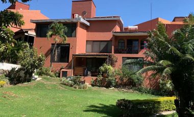 Casa en venta con vigilancia Palmira Cuernavaca Morelos