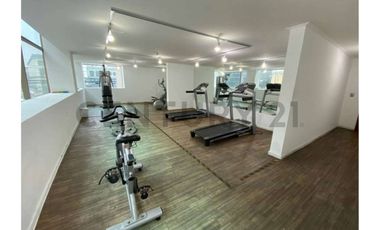 Céntrico departamento en Avenida Brasil.