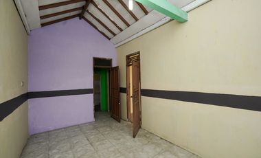 Rumah Strategis 15 Menit ke Stasiun Tambun SHM Dibantu KPR J-38759