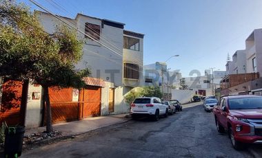 SE VENDE CASA EN PARQUE INGLÉS