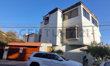 SE VENDE CASA EN PARQUE INGLÉS