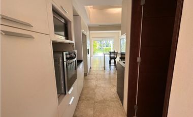 Casa en Renta 3 Recámaras Isla Dorada Zona Hotelera Cancún