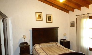 VENTA VILLA GESELL CASA 3 AMB + 3 DEPTOS
