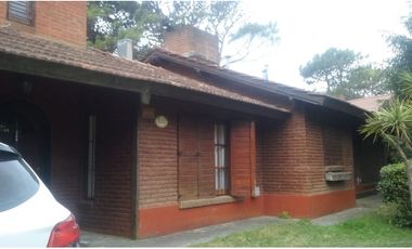 VENTA VILLA GESELL CASA 3 AMB + 3 DEPTOS