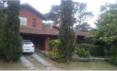 VENTA VILLA GESELL CASA 3 AMB + 3 DEPTOS