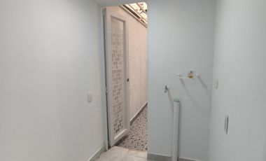 apartamento en arriendo en poblado campestre. Cod A17024