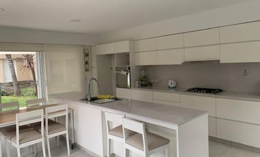 Casa moderna de 3 amb. 2 cocheras, pileta en Quilmes centro