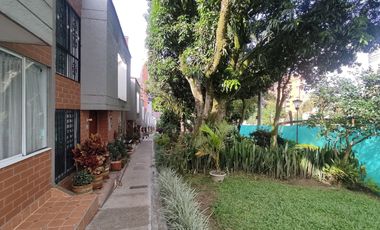 casa en arriendo en  suramérica. Cod A512119