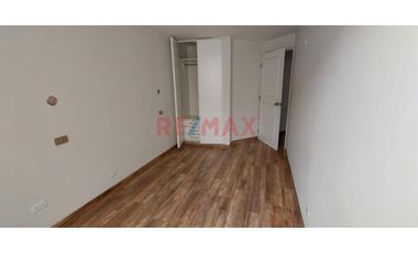 Alquiler De Hermoso Departamento En 1Er Piso, A 2 Cuadras Del Jockey Plaza Y Muy Cerca A La Universidad De Lima
