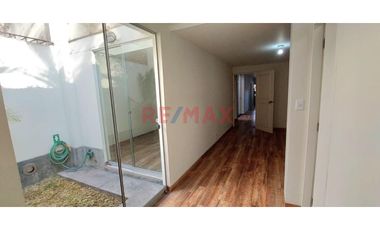 Alquiler De Hermoso Departamento En 1Er Piso, A 2 Cuadras Del Jockey Plaza Y Muy Cerca A La Universidad De Lima