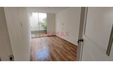 Alquiler De Hermoso Departamento En 1Er Piso, A 2 Cuadras Del Jockey Plaza Y Muy Cerca A La Universidad De Lima