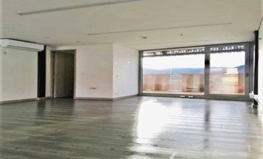 PR11672 SE VENDE OFICINA EN SECTOR LAS CASITAS, SABANETA