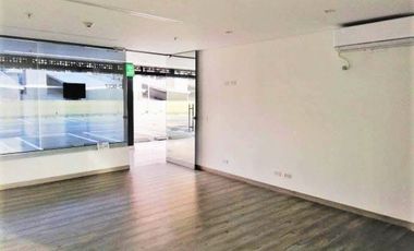 PR11672 SE VENDE OFICINA EN SECTOR LAS CASITAS, SABANETA