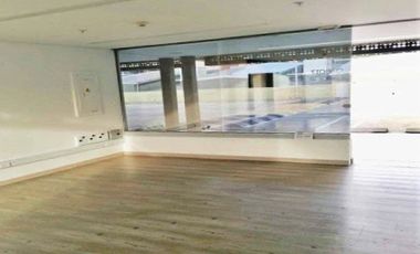 PR11672 SE VENDE OFICINA EN SECTOR LAS CASITAS, SABANETA