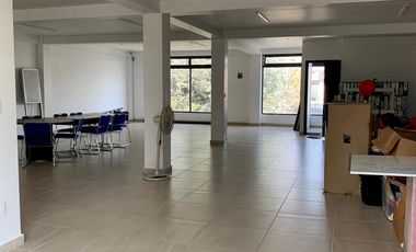 Venta o Renta de Edificio  Comercial en La Alteña II Av. Adolfo Lopez Mateos.