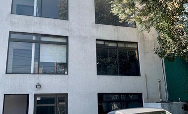 Venta o Renta de Edificio  Comercial en La Alteña II Av. Adolfo Lopez Mateos.