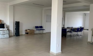 Venta o Renta de Edificio  Comercial en La Alteña II Av. Adolfo Lopez Mateos.