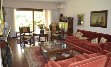 EXCELENTE RESIDENCIA 5 AMB S/LOTE DE 750 M2. DE VÍAS A LIBERTADOR