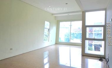 Disewakan Rumah Hook Design Tropical Modern Di Pondok Indah