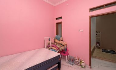 Rumah SHM Strategis 10 Mnt ke Pintu Tol Bambu Apus 1 Siap KPR J-41245