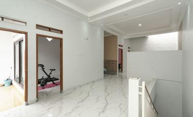 Rumah SHM Strategis 10 Mnt ke Pintu Tol Bambu Apus 1 Siap KPR J-41245