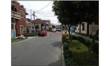 Callao. Venta Casa Con 3 Departamentos. Bellavista