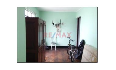 Callao. Venta Casa Con 3 Departamentos. Bellavista