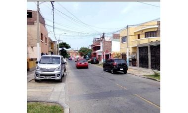 Callao. Venta Casa Con 3 Departamentos. Bellavista