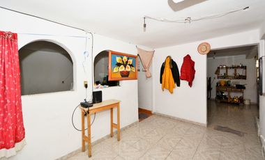 Casa en Venta Minas Palacio. Muy Amplia, con 2 Locales Comerciales