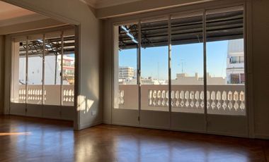 Alquiler Venta. Buenos Aires. CABA: Departamento SEMIPISO REMODELADO 4 dormitorios