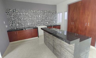 CASA NUEVA EN VENTA CON RECAMARA EN P.B. FRACCIONAMIENTO FLORESTA EN ZONA ALTA