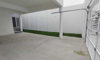 CASA NUEVA EN VENTA CON RECAMARA EN P.B. FRACCIONAMIENTO FLORESTA EN ZONA ALTA