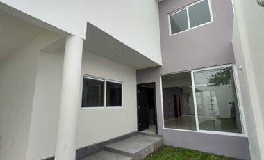 CASA NUEVA EN VENTA CON RECAMARA EN P.B. FRACCIONAMIENTO FLORESTA EN ZONA ALTA