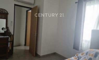 Disewakan Rumah Cantik 2 Lantai Di Kawasan Strategis BSD City.