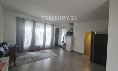 Disewakan Rumah Cantik 2 Lantai Di Kawasan Strategis BSD City.