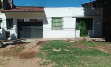 Casa con Departamento en venta en Quilmes Oeste