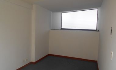 oficina en arriendo en santa bibiana. Cod A146
