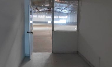 bodega en arriendo en via 40. Cod A1025