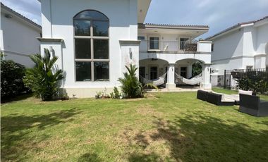 Venta de casa en Santa María, Fairway Estates